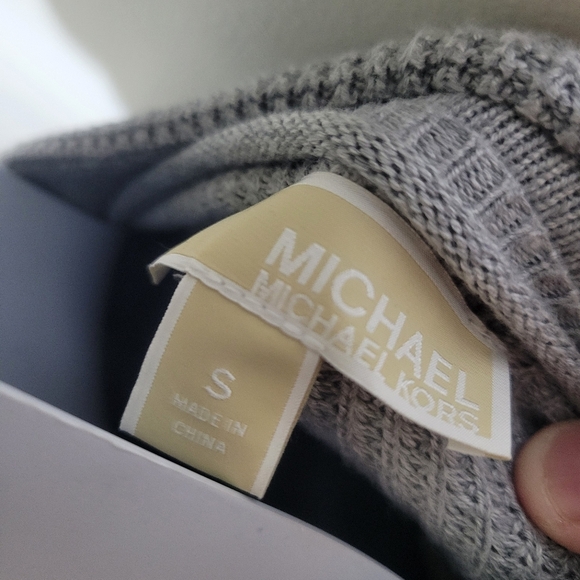 Michael Kors Women’s Knit Pullover Sweater Gray Size Small - Picture 2 of 6